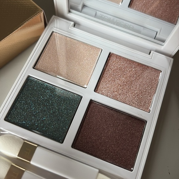 Tom Ford  Soleil Eye Color Quad Eyeshadow Palette 01 Emerald Dusk NEW - Picture 2 of 3